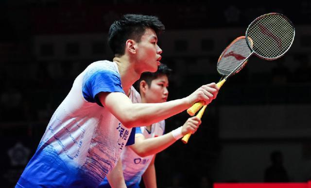 开云体育平台APP-韩国队鏖战马来西亚队，黄鸭组合点燃赛场  第2张