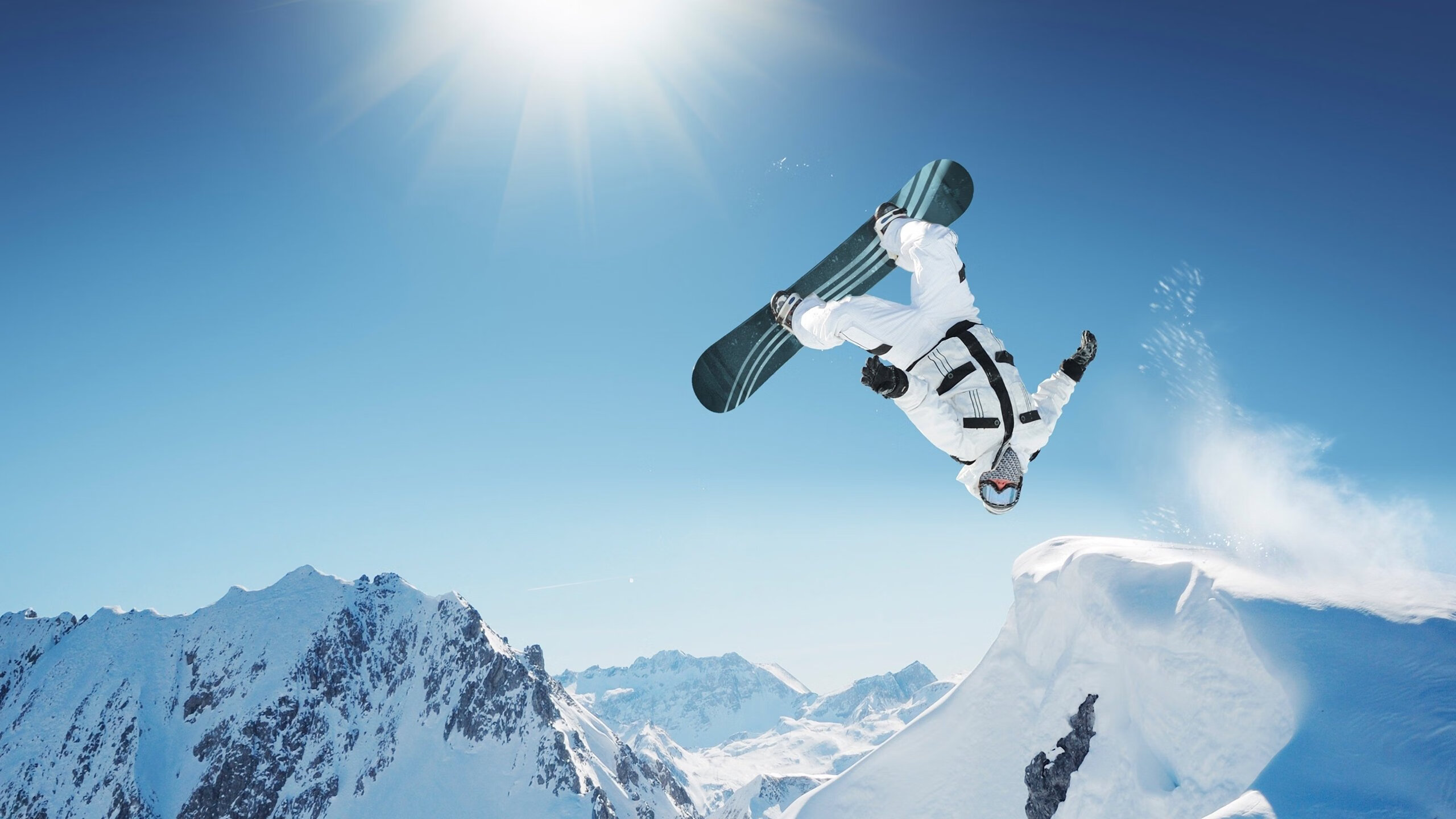 开云体育中国-伊布关键节点连续得分，当个人英雄主义照亮集体足球的暗夜  第2张